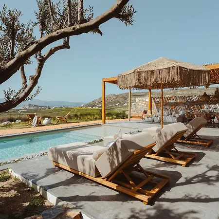 Lea Mikri Vigla * Naxos City